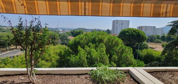 Appartement
         4 pièces
        - 75 m² Exclusivité 216 000 € *