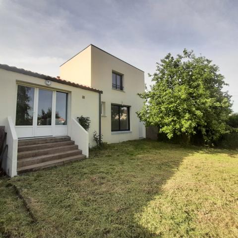 SAINT JULIEN DE CONCELLES Maison rénovée 5 pièce(s) 120m²