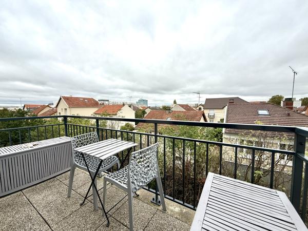 Le Blanc-Mesnil (93150) 2 Pièces avec balcon, parking immeuble 2017 devant futur métro