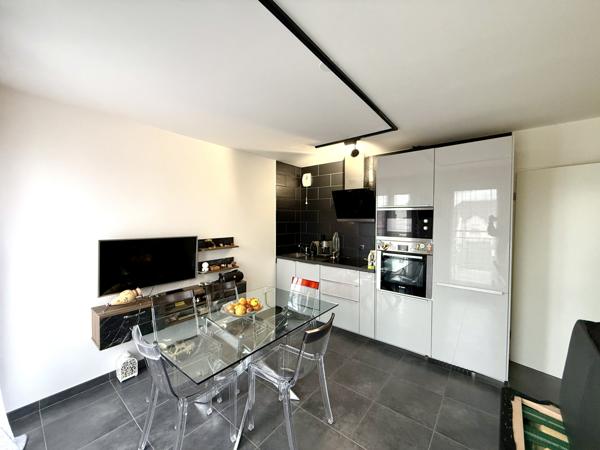 Le Blanc-Mesnil (93150) 2 Pièces avec balcon, parking immeuble 2017 devant futur métro