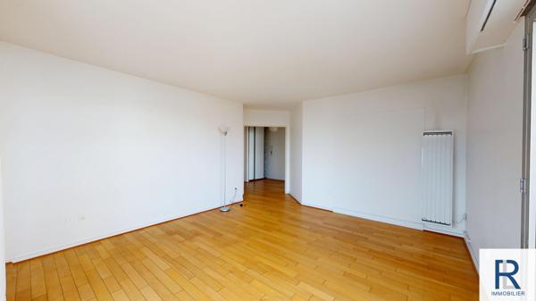 Appartement en résidence séniors de 67 m2 avec balcons panoramiques à Boulogne Billancourt