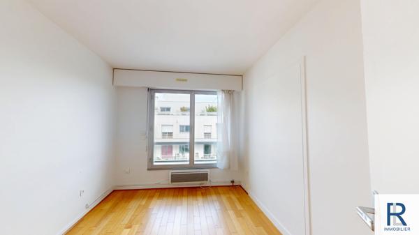 Appartement en résidence séniors de 67 m2 avec balcons panoramiques à Boulogne Billancourt