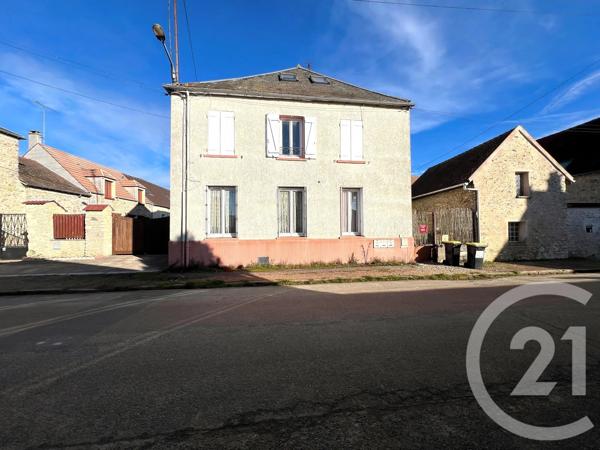 Immeuble à vendre  206 m 2   EPERNON  - 28