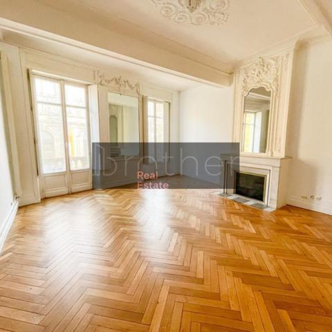 Bureau de 181 m² à louer à Bordeaux Centre