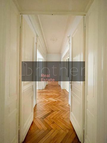 Bureau de 181 m² à louer à Bordeaux Centre
