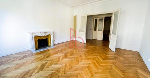 Bureau de 181 m² à louer à Bordeaux Centre