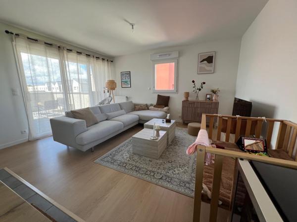 Très beau DUPLEX avec belle terrasse de 20 m2 exposée Ouest sans vis à vis.