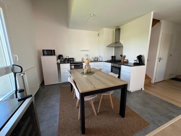 Très beau DUPLEX avec belle terrasse de 20 m2 exposée Ouest sans vis à vis.