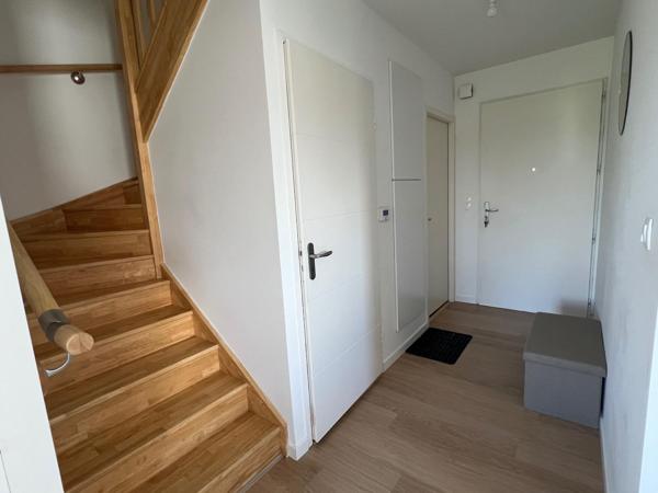 Très beau DUPLEX avec belle terrasse de 20 m2 exposée Ouest sans vis à vis.