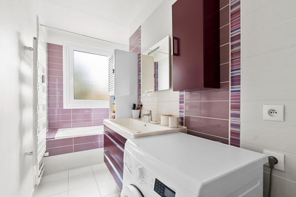 Appartement Saint Germain En Laye 4 pièces 75 m2 320 000 € **  - Référence  18537