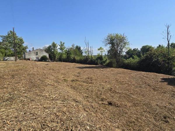 Terrain à vendre 47 000 € Jonzac 1400 m² DPE