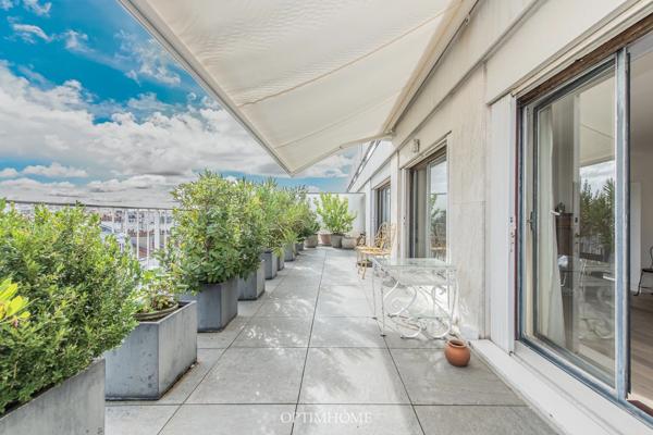 EXCLUSIVITÉ – APPARTEMENT  DERNIER ÉTAGE | TERRASSE DE 38 m² | VUE SUR LES TOITS DE PARIS