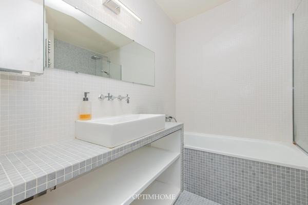 EXCLUSIVITÉ – APPARTEMENT  DERNIER ÉTAGE | TERRASSE DE 38 m² | VUE SUR LES TOITS DE PARIS