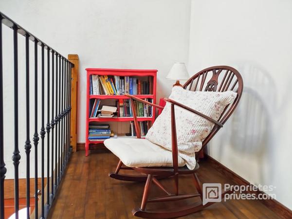 Maison familiale avec jardin paysager et dépendance à Saint Vincent de Connezac