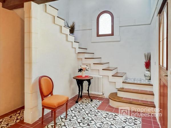 Maison familiale avec jardin paysager et dépendance à Saint Vincent de Connezac