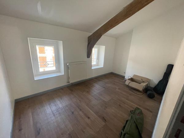 Immeuble de rapport deux studios et un T5