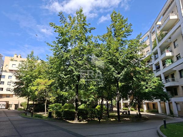 Appartement Paris 2 pièces de 49 m2 avec travaux