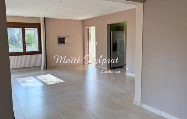 BÉDARRIDES – Maison à vendre 135 m² - piscine - 2 500 m² de terrain – 2 logements
