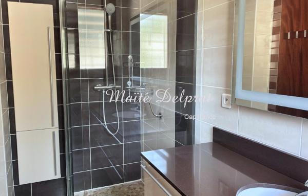 BÉDARRIDES – Maison à vendre 135 m² - piscine - 2 500 m² de terrain – 2 logements