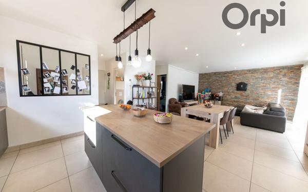 Maison à vendre    4 pièces •  Claira