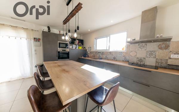 Maison à vendre    4 pièces •  Claira