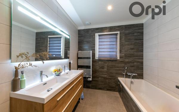 Maison à vendre    4 pièces •  Claira