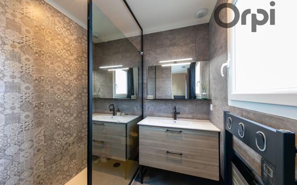 Maison à vendre    4 pièces •  Claira