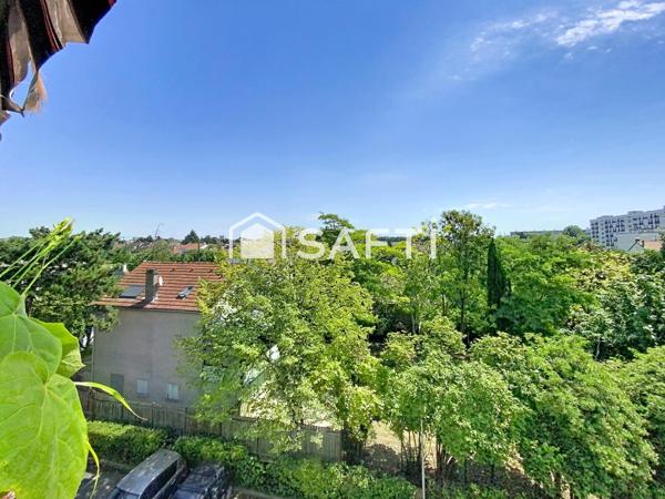 Appartement lumineux - Dernier étage 4/4 avec balcon