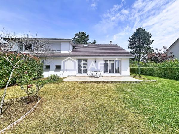 Maison de 105 m2 au sol avec jardin 376 m2 dans le quartier du VILLAGE ANGLAIS
