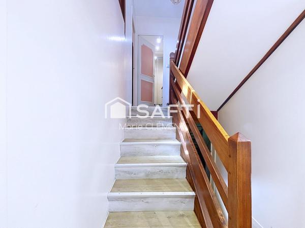 Maison de 105 m2 au sol avec jardin 376 m2 dans le quartier du VILLAGE ANGLAIS