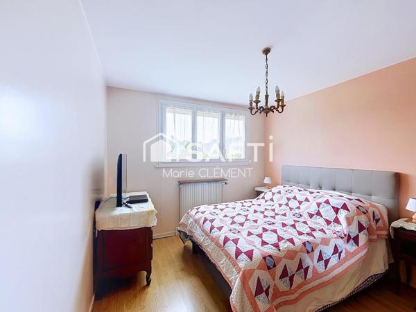 Maison de 105 m2 au sol avec jardin 376 m2 dans le quartier du VILLAGE ANGLAIS