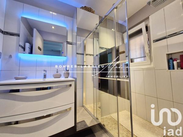 Appartement 2 pièces de 53 m² à Saint-Cyr-sur-Mer (83270)