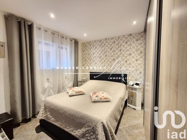 Appartement 2 pièces de 53 m² à Saint-Cyr-sur-Mer (83270)