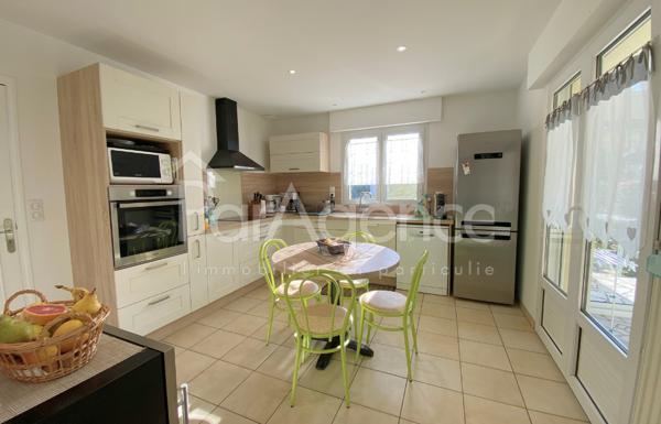 Maison Plain-pied lumineux et fonctionnel Proche commerc