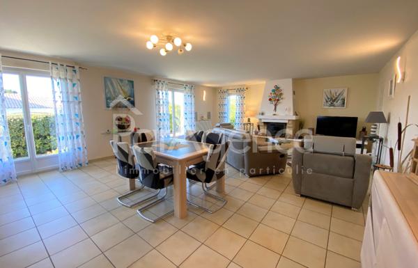 Maison Plain-pied lumineux et fonctionnel Proche commerc