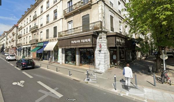 OZ IMMOBILIER – LOCAL COMMERCIAL de 144.3m² à GRENOBLE