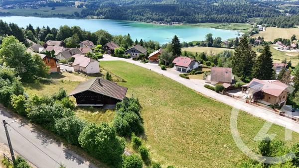 Terrain à vendre  702 m 2   MONTPERREUX  - 25