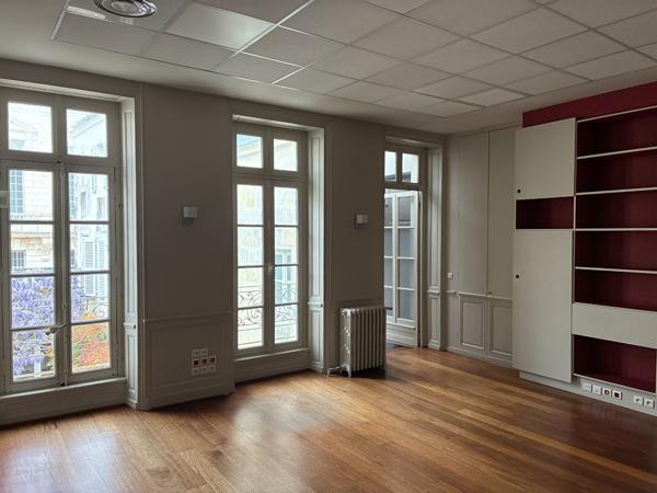 A louer Bureaux La Rochelle 289.74 m²