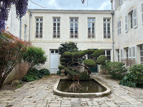 A louer Bureaux La Rochelle 289.74 m²