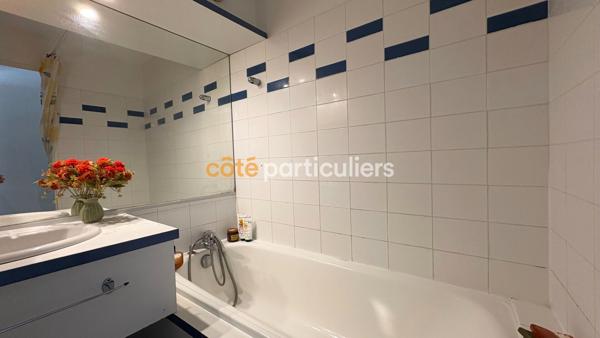 Vente
                Appartement53 m² - 2 Pièces -
                    BORDEAUX (33200)