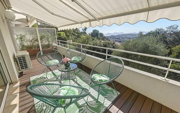 Appartement à vendre    4 pièces • 85,61 m2 Le Cannet