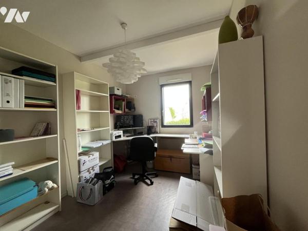 Maison de 2007 de type 7/8 avec jardin intimiste