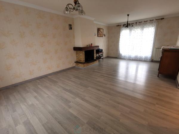 Maison 3 chambres, garage, grand terrain constructible