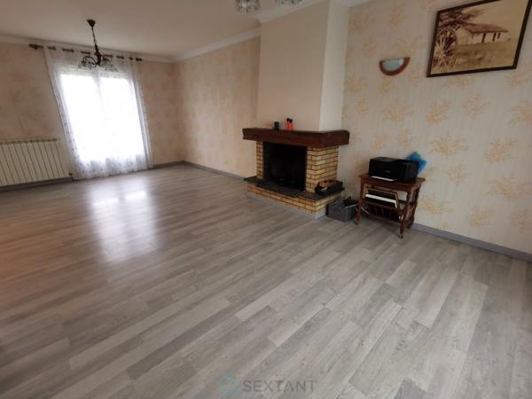 Maison 3 chambres, garage, grand terrain constructible