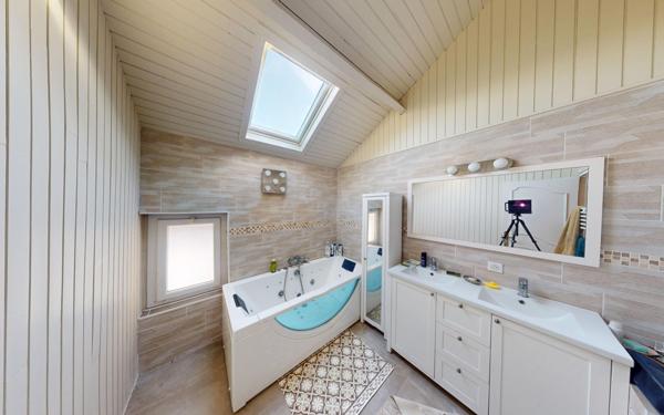 Maison à vendre    7 pièces •  Léguevin