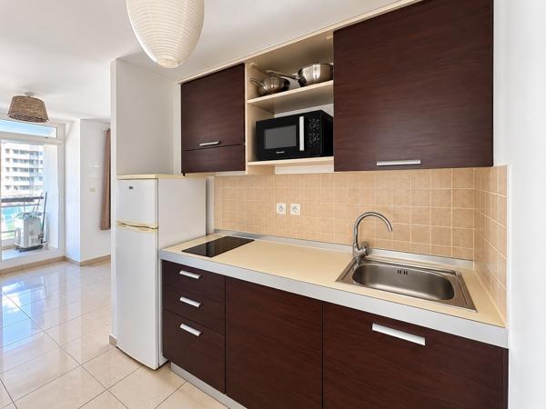 STUDIO MEUBLE DE 25,34 m² - AVEC BALCON