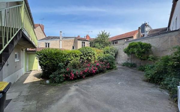 Maison à vendre    16 pièces • 261 m2 Cosne-Cours-sur-Loire