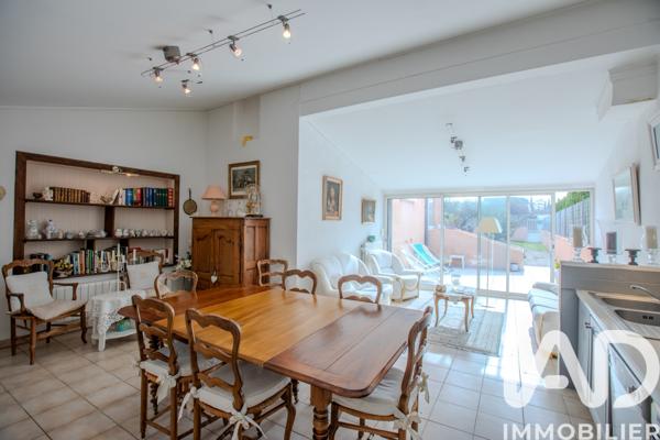 Maison à vendre 4 pièces 138 m² Sainte-Cécile-les-Vignes