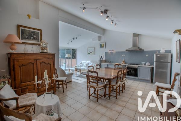 Maison à vendre 4 pièces 138 m² Sainte-Cécile-les-Vignes