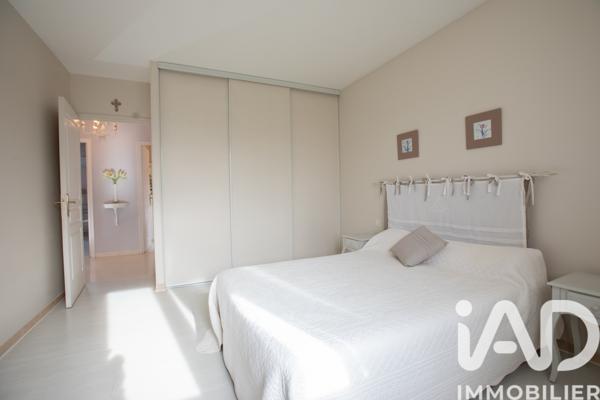 Maison à vendre 4 pièces 138 m² Sainte-Cécile-les-Vignes